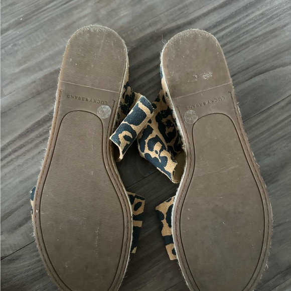 Lucky Brand Wyntor Leopard Animal Print Leather Slides Wedges Sandals 7.5 - Picture 3 of 4